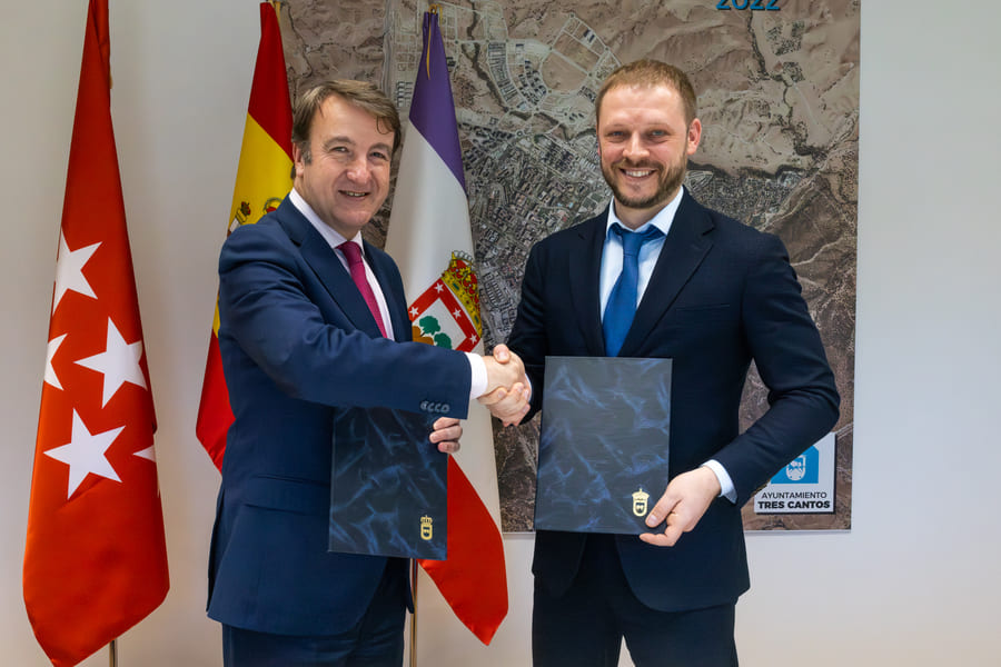 Firma del convenio de cooperación entre el Ayuntamiento de Tres Cantos y el municipio ucraniano de Jersón