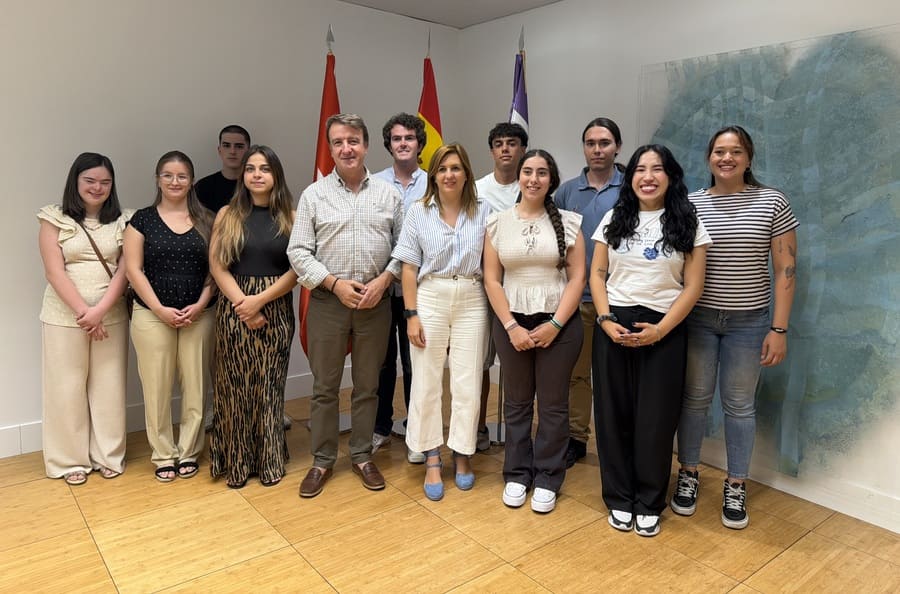 Alumnos de las Escuelas de Formación para el Empleo de Tres Cantos durante una sesión formativa.