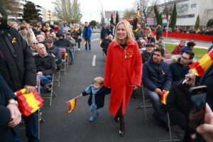 Rocío G Alcántara ABRIGO ROJO