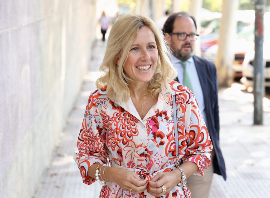 Rocío G Alcántara vestido estampado