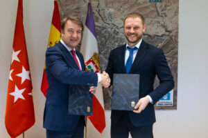Firma del convenio de cooperación entre el Ayuntamiento de Tres Cantos y el municipio ucraniano de Jersón