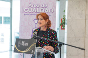 Lectura del manifiesto por la igualdad en Tres Cantos durante el Día Internacional de las Mujeres