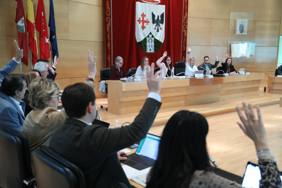 PP, VOX y Futuro Alcobendas piden la dimisión de Oscar Puente en el pleno municipal