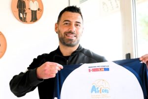 Jugadores del Unión Europa Sanse entrenando con sus entrenadores en Dehesa boyal