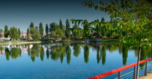 Vista panorámica de Tres Cantos con infraestructuras modernas y desarrollo urbano