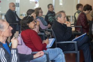 Jesús Moreno en la asamblea de mayores de Tres Cantos en el Centro Antonio Somalo