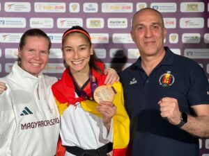 Adriana Cerezo logra la medalla de bronce en el campeonato de Europa de taekwondo
