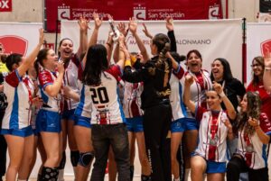 Los clubes sanseros de balonmano, hockey, voleibol y tiro con arco brillan este fin de semana en sus competiciones