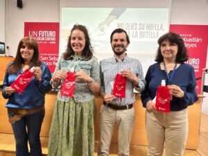 Nueva campaña en Sanse para acabar con el incivismo de los dueños que no limpian los excrementos y orines de sus animales