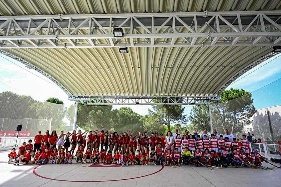 inauguración pista cubierta patinaje Dehesa Boyal San Sebastián de los Reyes, exhibición de patinaje artístico y hockey sobre ruedas en Sanse