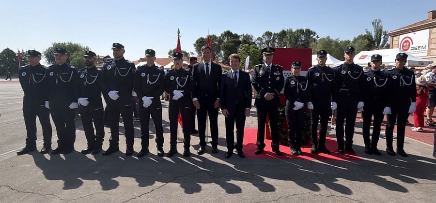 Nuevos agentes de Policía Local de Tres Cantos durante la entrega de diplomas en el IFISE.