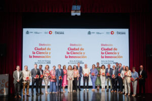 Jesús Moreno recoge la distinción de Tres Cantos como Ciudad de la Ciencia y la Innovación en Valencia.