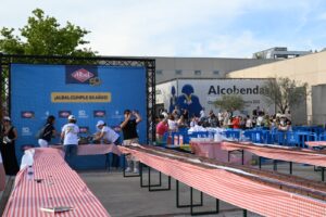 Alcobendas bate el récord de la tarta más grande del mundo