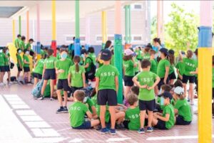 Niños y jóvenes participando en los campamentos y actividades de verano organizados por el Ayuntamiento de Tres Cantos.