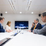 El embajador de Chile en España visita Tres Cantos para conocer su modelo de innovación y desarrollo tecnológico
