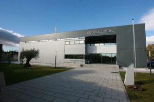 Policía Local de Tres Cantos ofrece el programa Vacaciones Seguras para proteger viviendas y comercios durante el verano.
