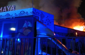 Un incendio arrasa por completo una fábrica de maíz en Alcobendas