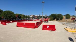 Aparcamiento de La Marina remodelado en San Sebastián de los Reyes junto a la avenida Reyes Católicos.