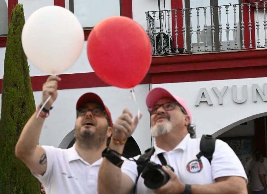 Lanzamiento de 48 globos en San Sebastián de los Reyes durante el inicio de la cuenta atrás de las Fiestas del Santísimo Cristo de los Remedios.