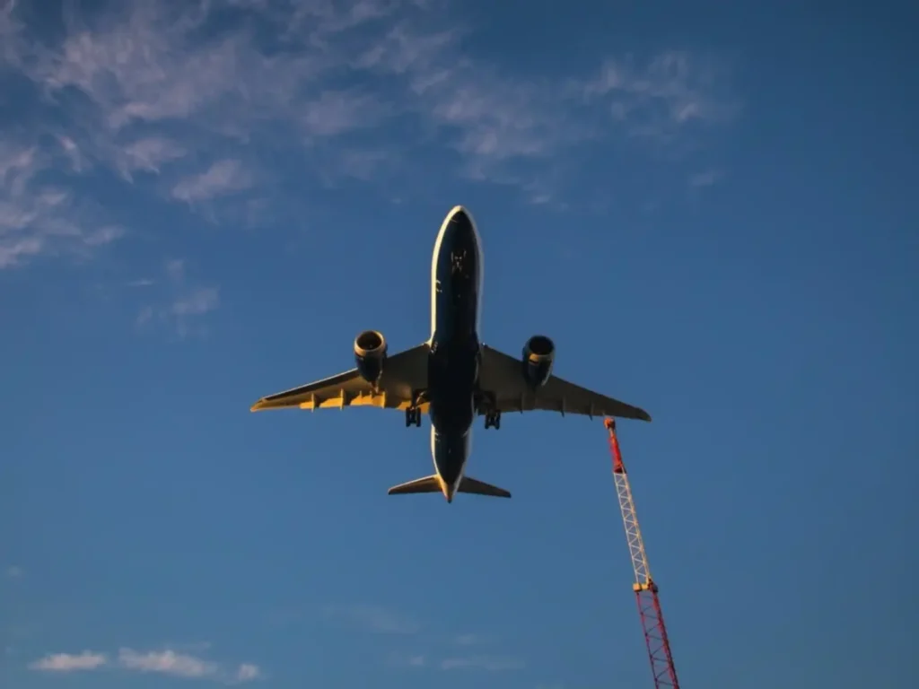 Más Madrid Sanse solicita al Ministerio de Transportes la reversión de la actual ruta de los aviones