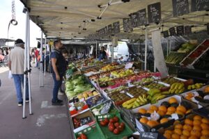 Mercadillo municipal de San Sebastián de los Reyes en el Recinto Ferial del Parque de La Marina