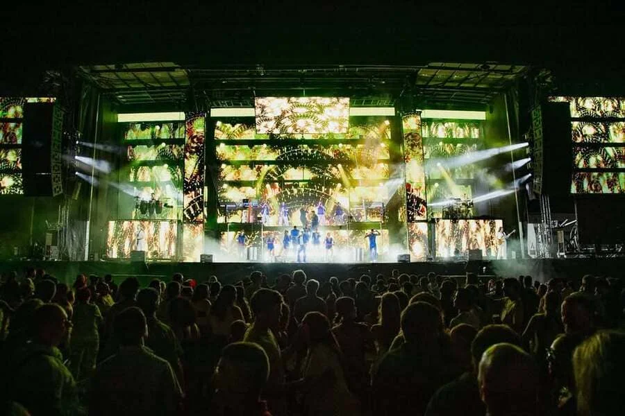 La orquesta París de Noia actúa en el tercer día de las fiestas de Sanse 2026