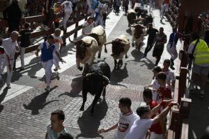 El primer encierro de las fiestas de Sanse deja diez asistencias por caídas