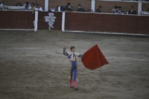 Morante se va de vacío en la tarde triunfal de Sebastián Castella
