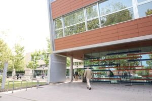 Ayuntamiento de Tres Cantos impulsa el Plan SAVIA 2026-2030 para mejorar la atención a los mayores.
