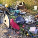 El Ayuntamiento de Sanse recuerda que está prohibido depositar vertidos de residuos en zonas industriales, caminos y espacios naturales 