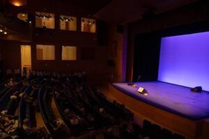 Teatro Municipal del Centro Cultural Adolfo Suárez de Tres Cantos afectado por una incidencia técnica.